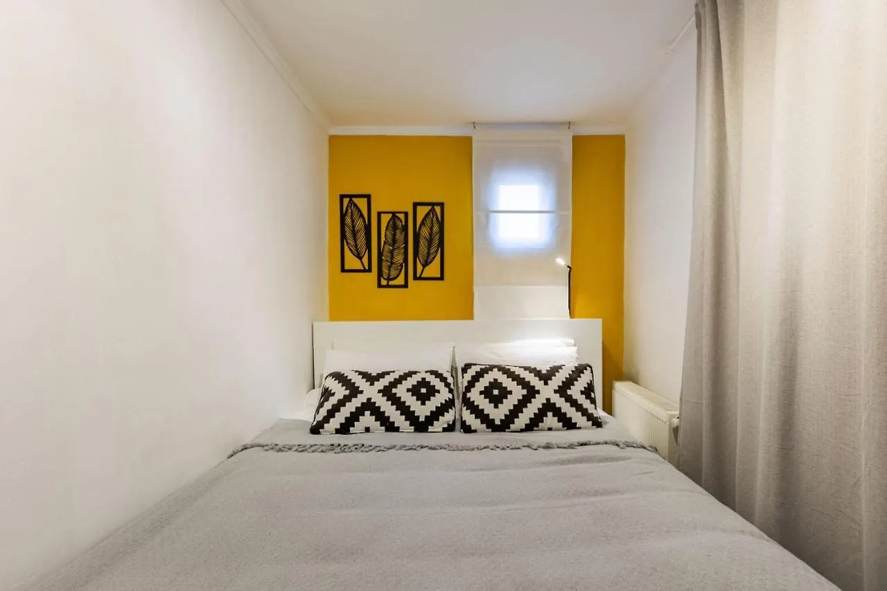 Superb Flat With City View And Terrace In Beyoglu 伊斯坦布尔